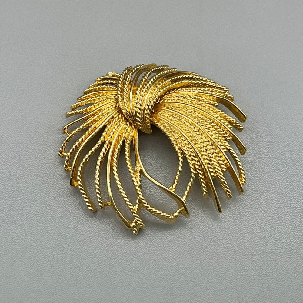 Monet Brooch Vintage Cordelia Gold Tone Rope Swirl Starburst Spray Signed 2.75"